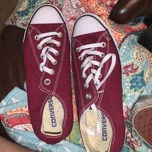 Maroon converse